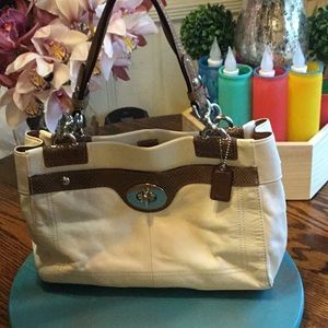 Original COACH shoulder bag.